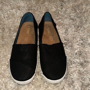 TOMS Women's Black Slip-On Shoes NWOT